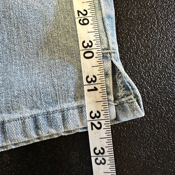 Lee Riders Denim Capri Jean Size 10 Med Fits more like Size 8 Light Blue Wash - Picture 11 of 13